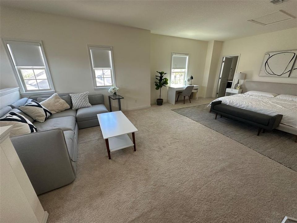 For Rent: $5,995 (4 beds, 5 baths, 4070 Square Feet)