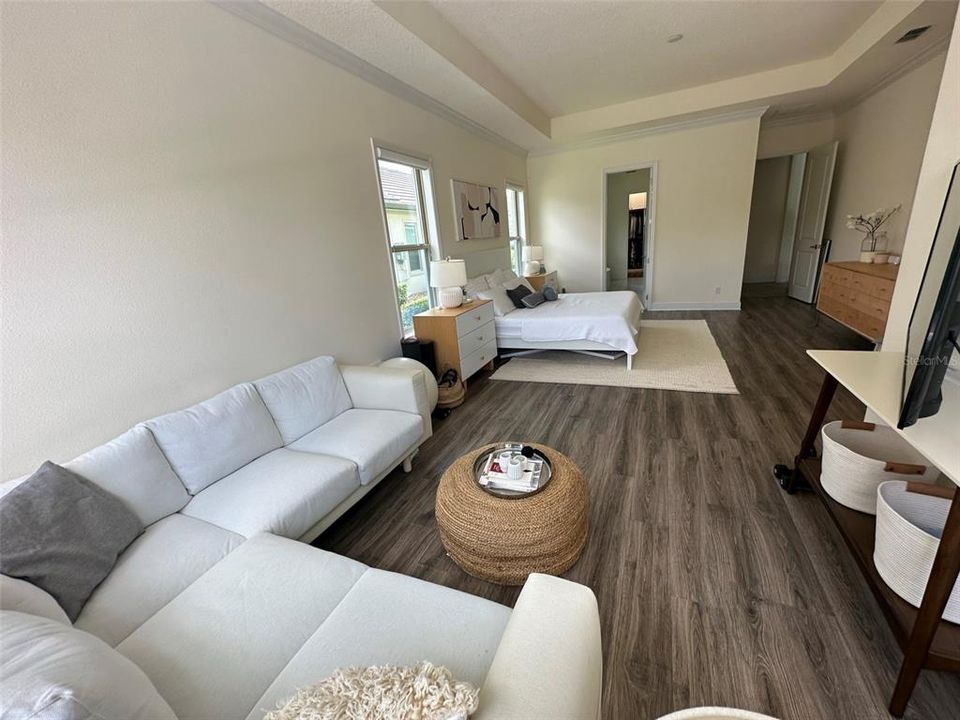 For Rent: $5,995 (4 beds, 5 baths, 4070 Square Feet)