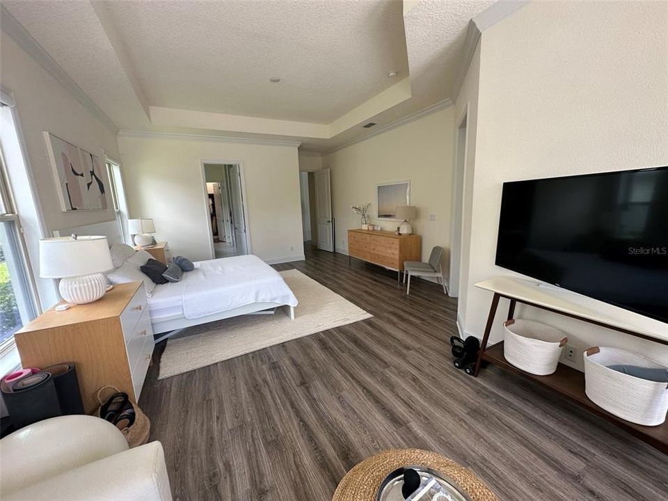 For Rent: $5,995 (4 beds, 5 baths, 4070 Square Feet)