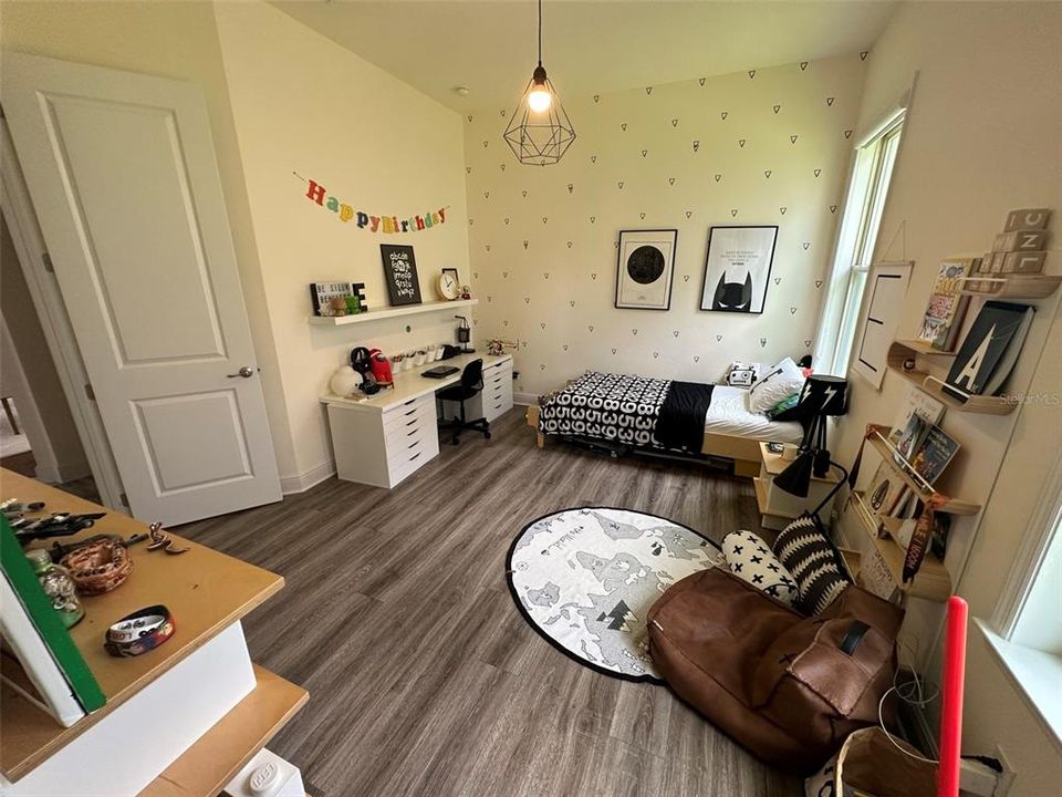 For Rent: $5,995 (4 beds, 5 baths, 4070 Square Feet)