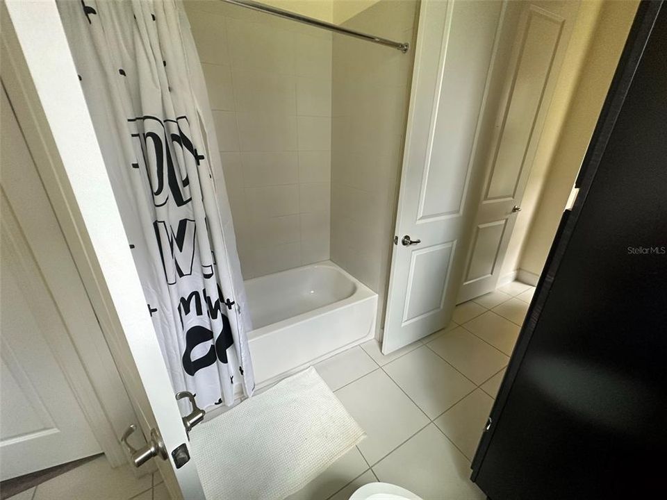 For Rent: $5,995 (4 beds, 5 baths, 4070 Square Feet)