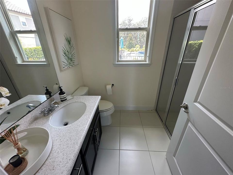 For Rent: $5,995 (4 beds, 5 baths, 4070 Square Feet)