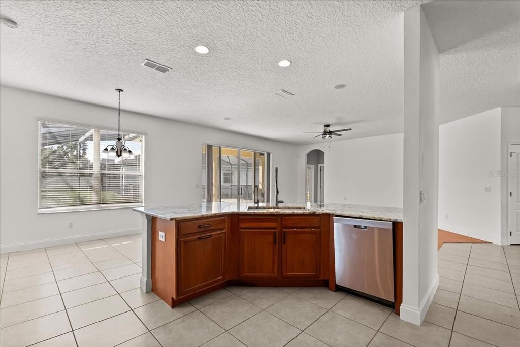 待售: $758,500 (5 贝兹, 3 浴室, 3385 平方英尺)