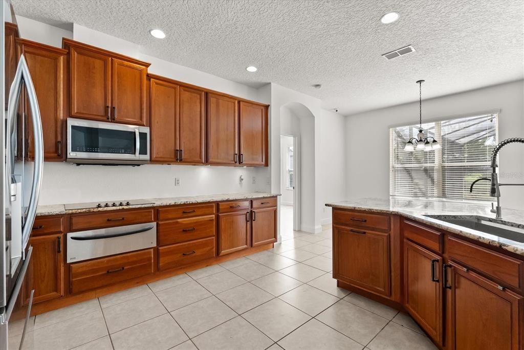 待售: $758,500 (5 贝兹, 3 浴室, 3385 平方英尺)