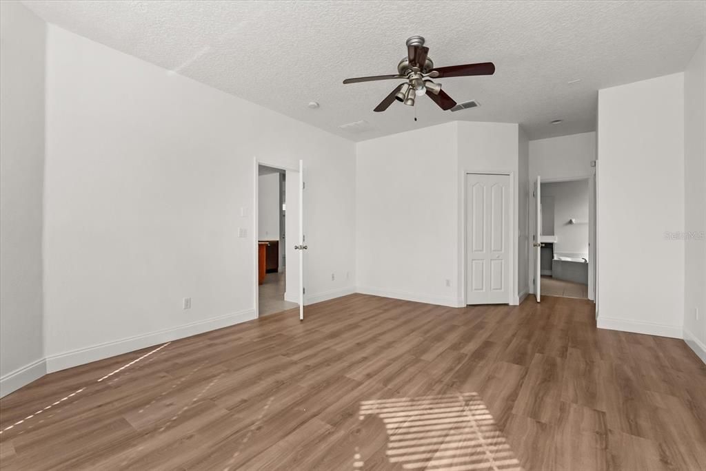 待售: $758,500 (5 贝兹, 3 浴室, 3385 平方英尺)