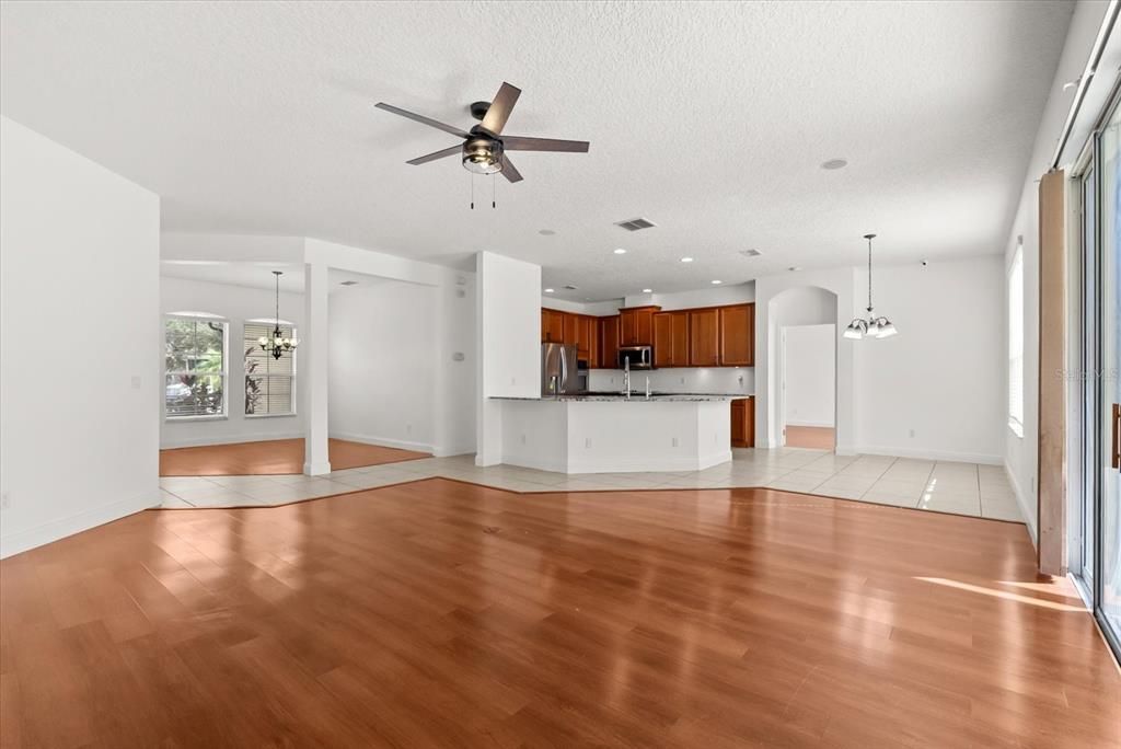 待售: $758,500 (5 贝兹, 3 浴室, 3385 平方英尺)