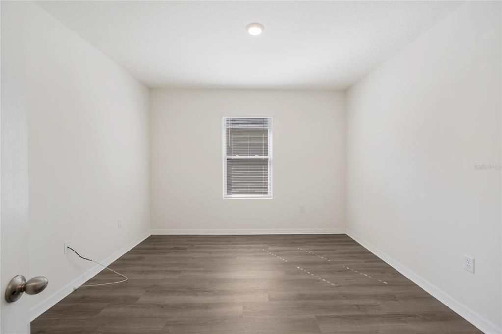 Activo con contrato: $330,000 (4 camas, 2 baños, 1867 Pies cuadrados)