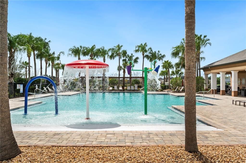 Activo con contrato: $330,000 (4 camas, 2 baños, 1867 Pies cuadrados)