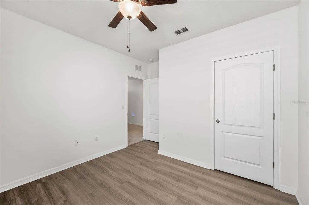 Activo con contrato: $330,000 (4 camas, 2 baños, 1867 Pies cuadrados)