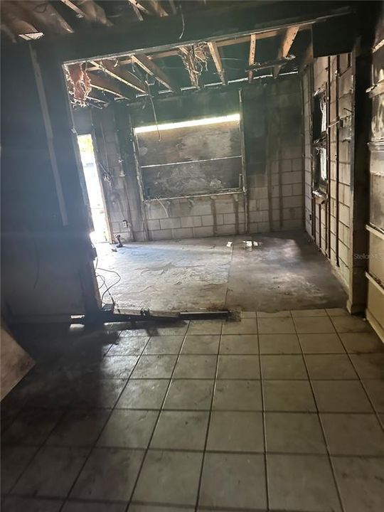 Active With Contract: $115,000 (3 beds, 1 baths, 1226 Square Feet)