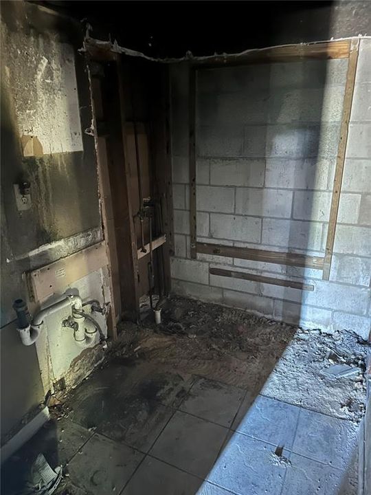 Active With Contract: $115,000 (3 beds, 1 baths, 1226 Square Feet)