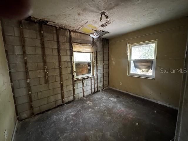 Active With Contract: $115,000 (3 beds, 1 baths, 1226 Square Feet)