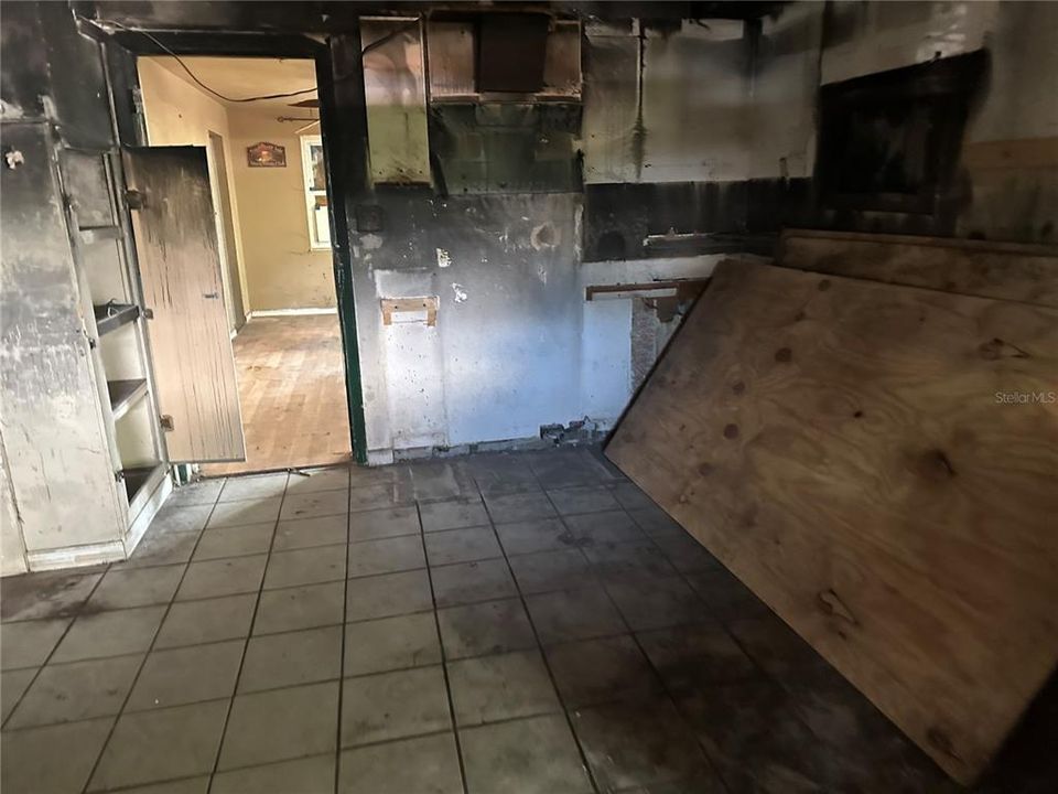 Active With Contract: $115,000 (3 beds, 1 baths, 1226 Square Feet)