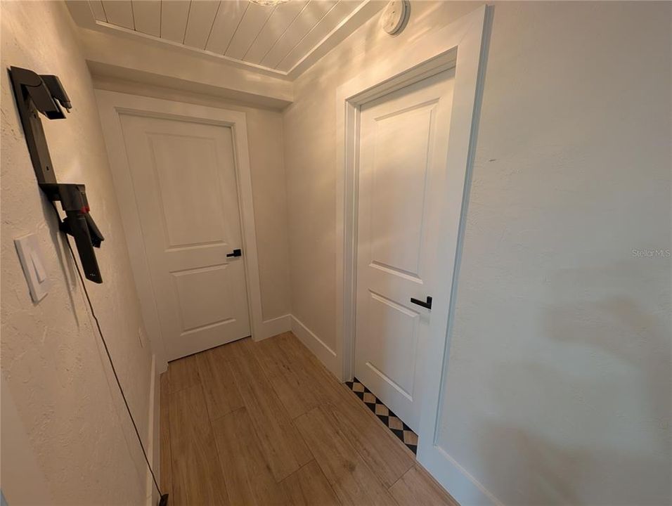 合同活跃: $584,777 (3 贝兹, 2 浴室, 2044 平方英尺)