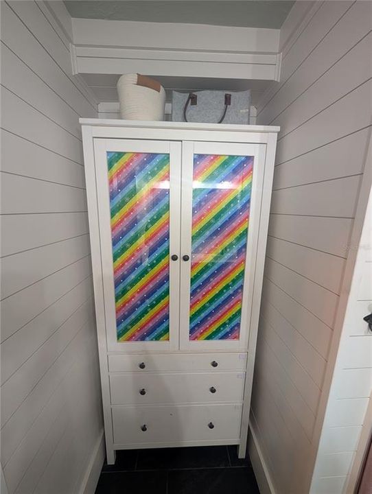 合同活跃: $584,777 (3 贝兹, 2 浴室, 2044 平方英尺)