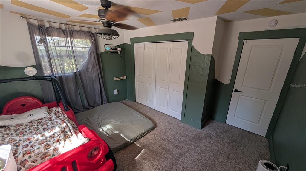 合同活跃: $584,777 (3 贝兹, 2 浴室, 2044 平方英尺)