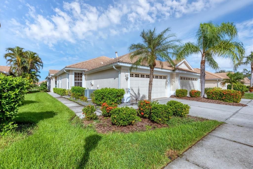 For Sale: $359,900 (2 beds, 2 baths, 1657 Square Feet)