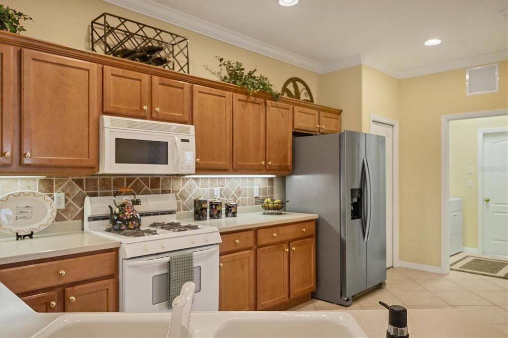 For Sale: $359,900 (2 beds, 2 baths, 1657 Square Feet)