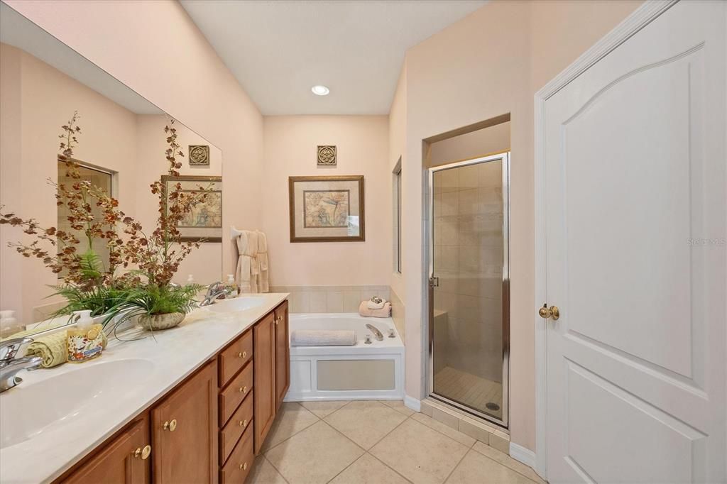 For Sale: $359,900 (2 beds, 2 baths, 1657 Square Feet)