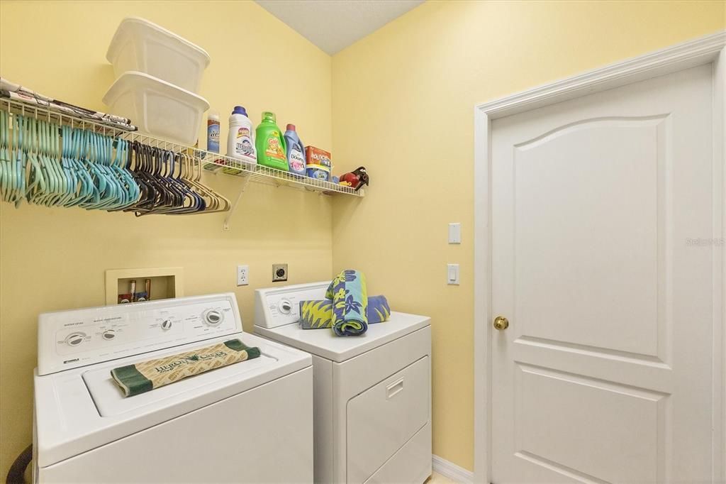 For Sale: $359,900 (2 beds, 2 baths, 1657 Square Feet)