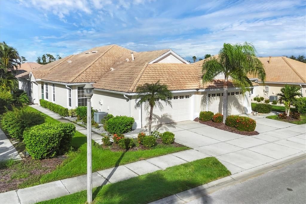 For Sale: $359,900 (2 beds, 2 baths, 1657 Square Feet)