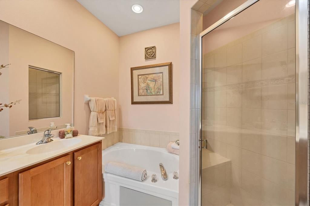 For Sale: $359,900 (2 beds, 2 baths, 1657 Square Feet)