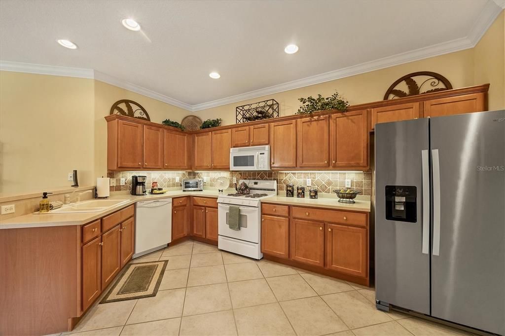 For Sale: $359,900 (2 beds, 2 baths, 1657 Square Feet)