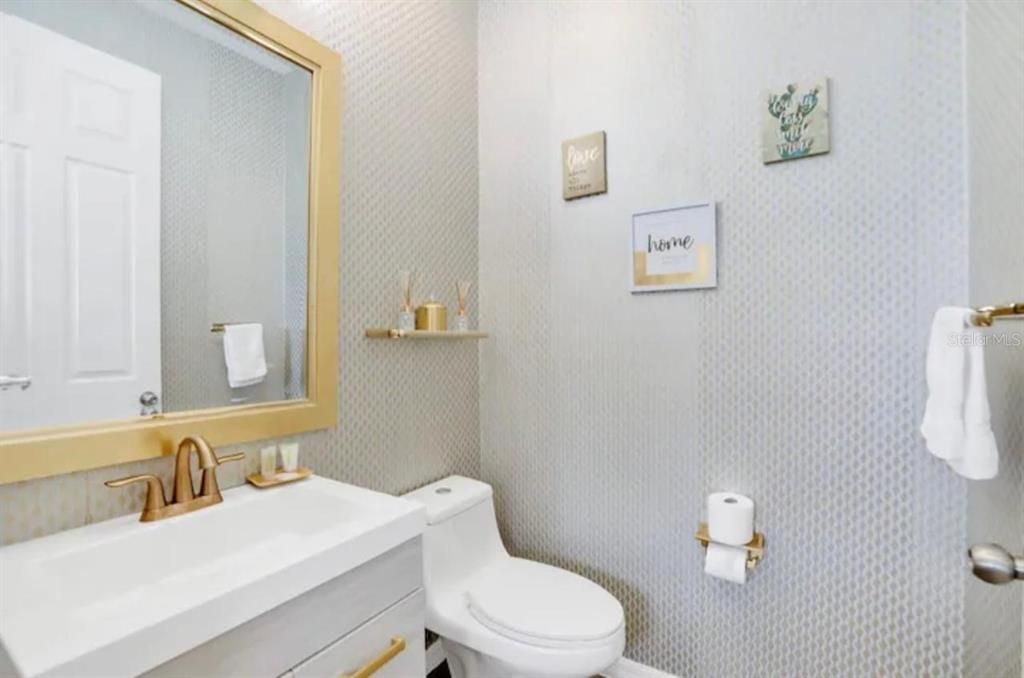 For Sale: $739,900 (6 beds, 5 baths, 4098 Square Feet)