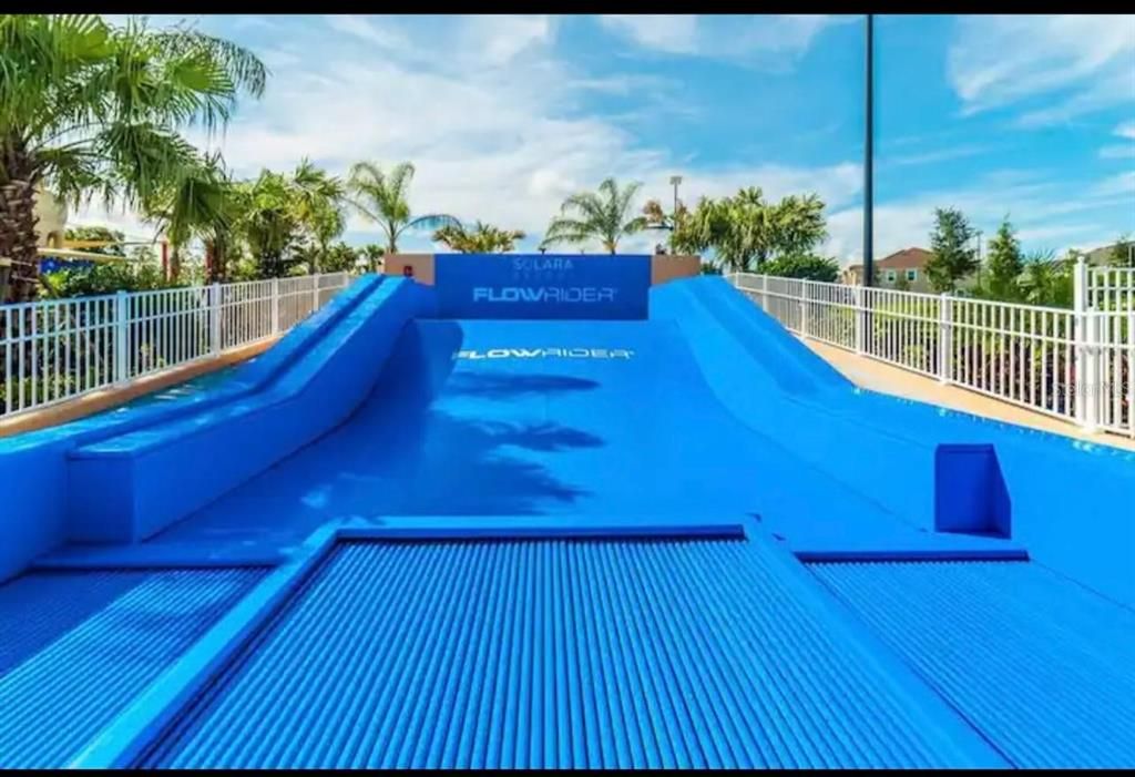 For Sale: $739,900 (6 beds, 5 baths, 4098 Square Feet)