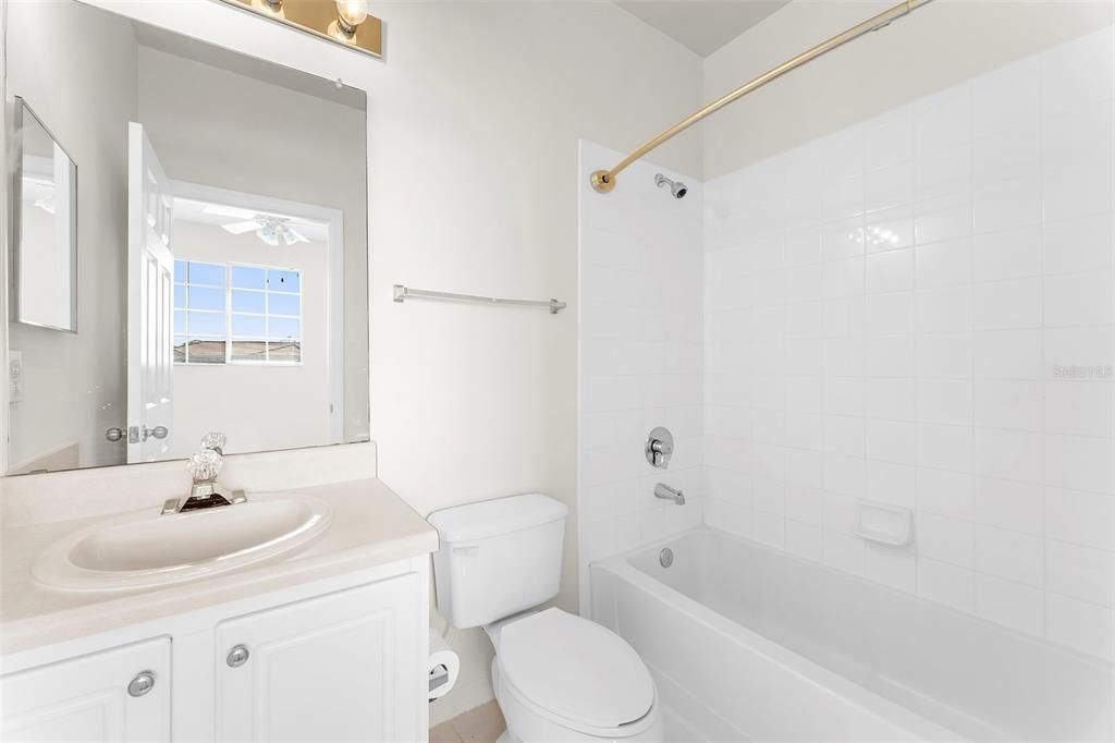 For Sale: $265,000 (3 beds, 3 baths, 1359 Square Feet)