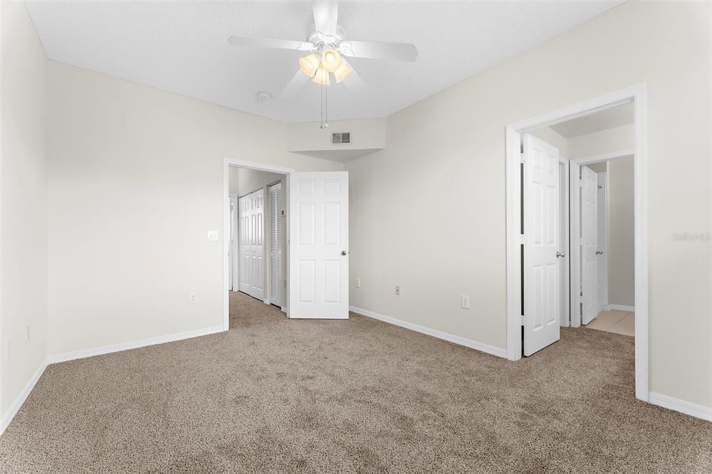 For Sale: $265,000 (3 beds, 3 baths, 1359 Square Feet)