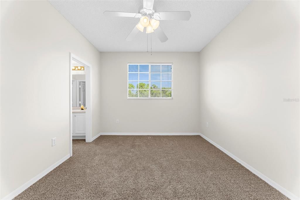 For Sale: $265,000 (3 beds, 3 baths, 1359 Square Feet)