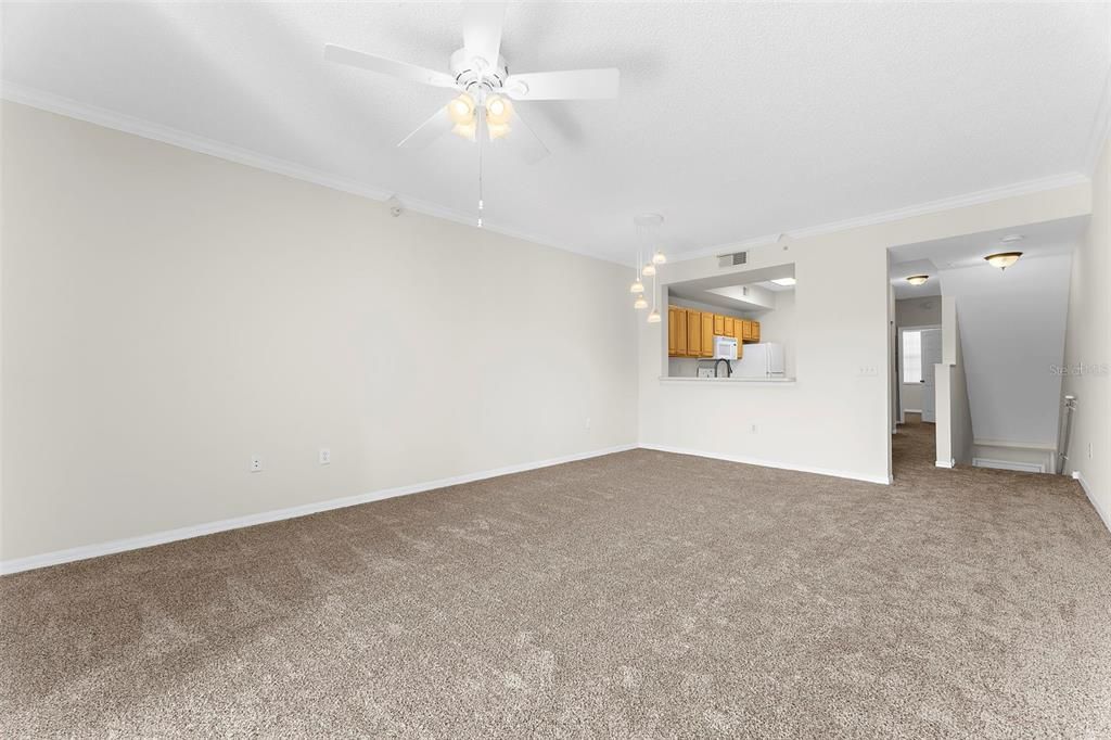 For Sale: $265,000 (3 beds, 3 baths, 1359 Square Feet)