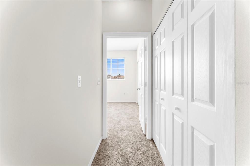 For Sale: $265,000 (3 beds, 3 baths, 1359 Square Feet)