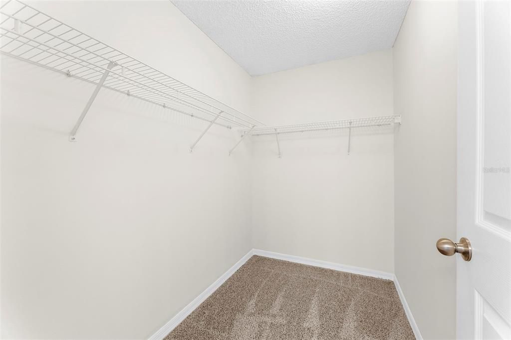 For Sale: $265,000 (3 beds, 3 baths, 1359 Square Feet)