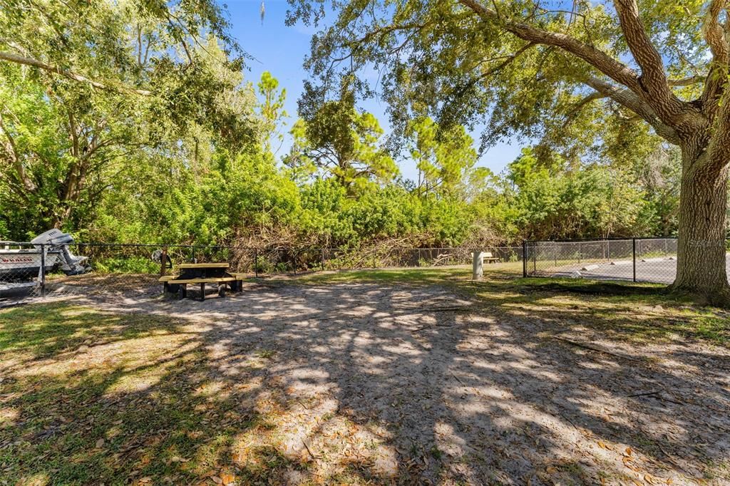 For Sale: $265,000 (3 beds, 3 baths, 1359 Square Feet)