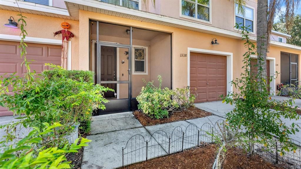 Active With Contract: $237,000 (3 beds, 2 baths, 1784 Square Feet)