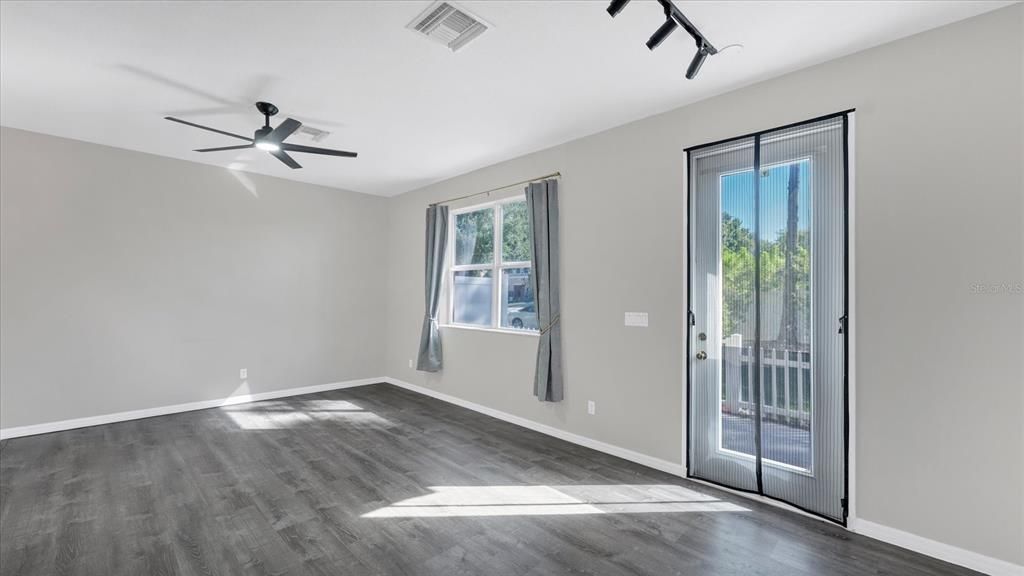 Active With Contract: $237,000 (3 beds, 2 baths, 1784 Square Feet)