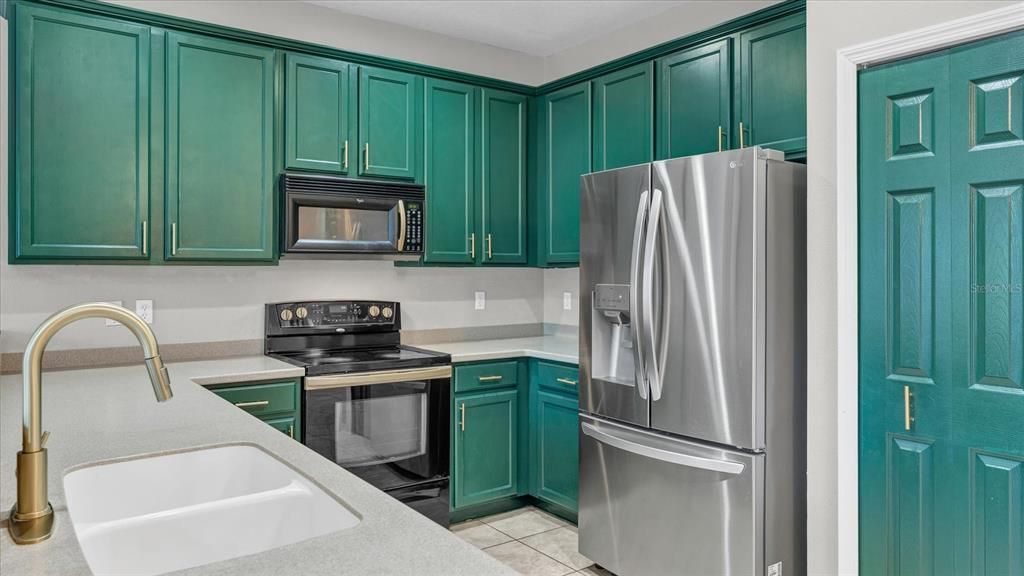 Active With Contract: $237,000 (3 beds, 2 baths, 1784 Square Feet)