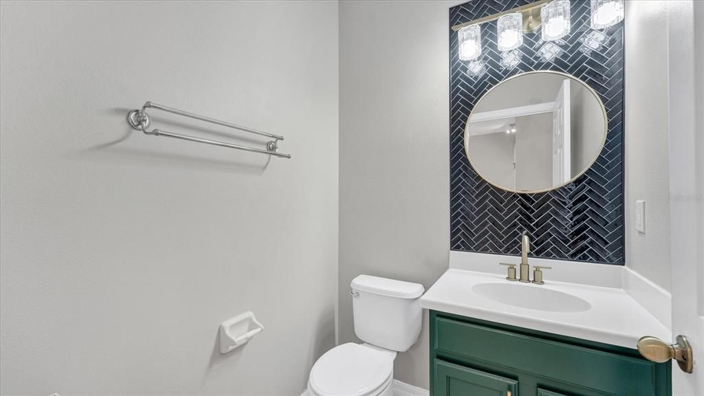 Active With Contract: $237,000 (3 beds, 2 baths, 1784 Square Feet)