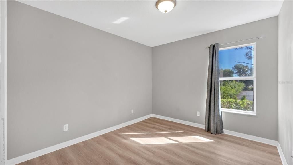 Active With Contract: $237,000 (3 beds, 2 baths, 1784 Square Feet)