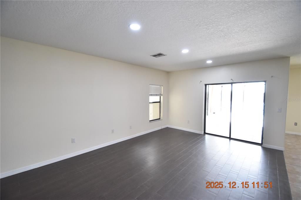 For Rent: $2,695 (4 beds, 2 baths, 2089 Square Feet)