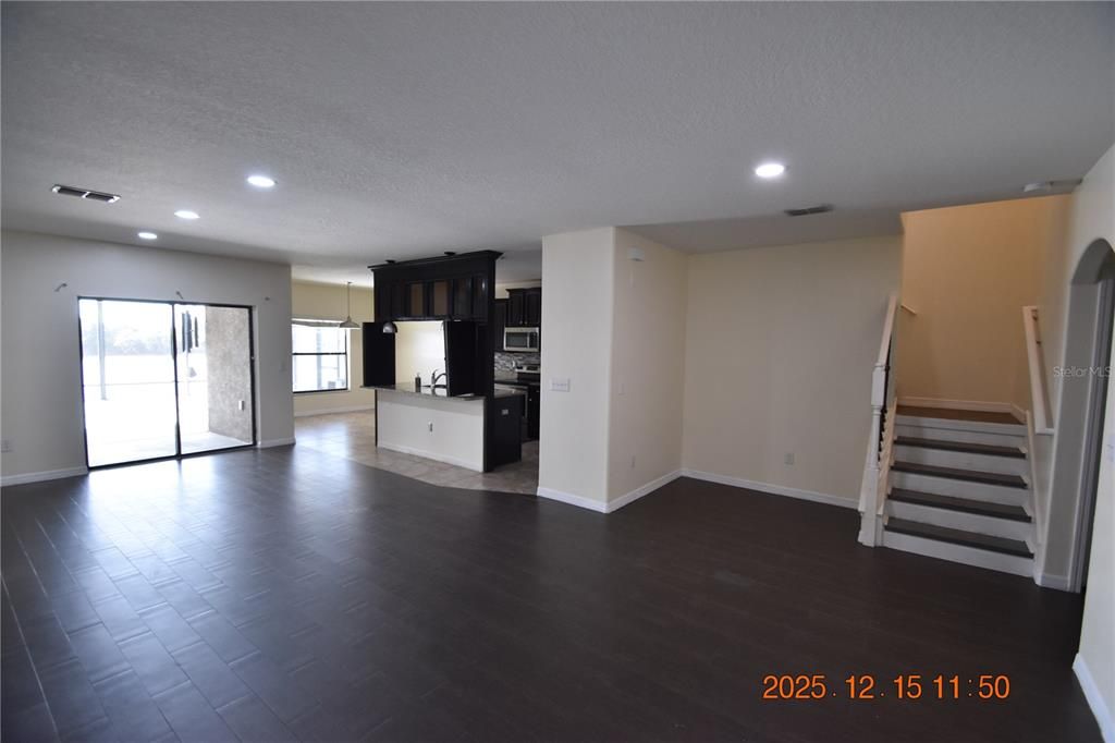 For Rent: $2,695 (4 beds, 2 baths, 2089 Square Feet)