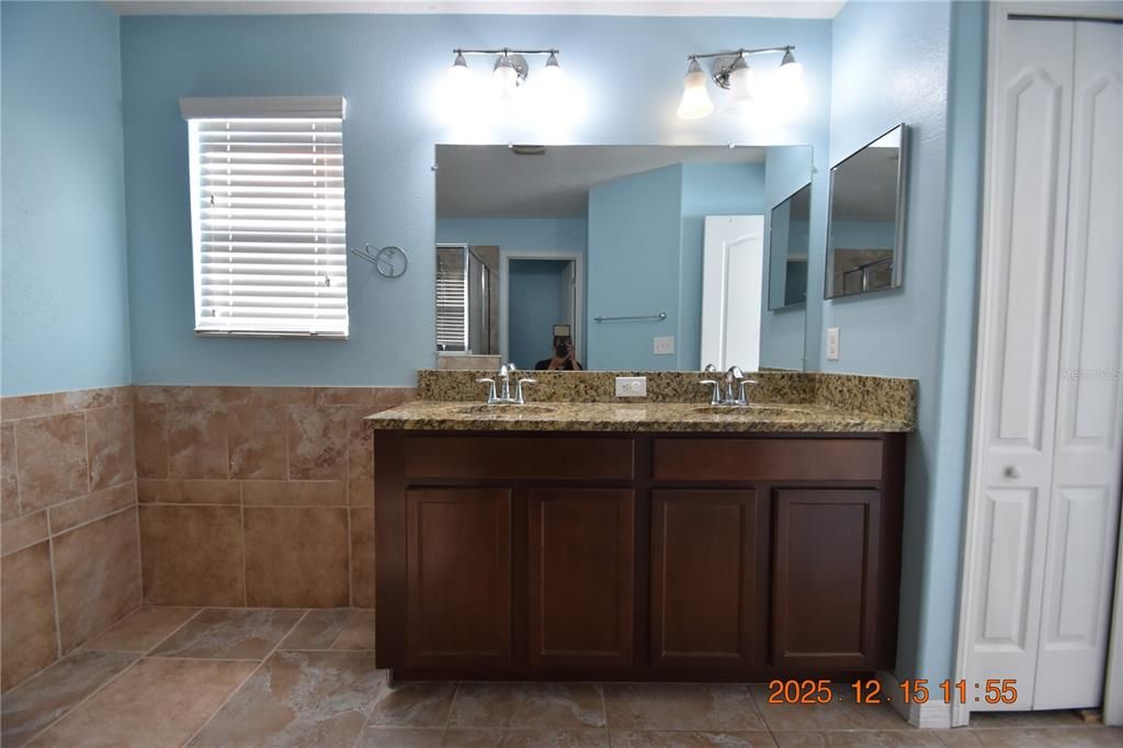 For Rent: $2,695 (4 beds, 2 baths, 2089 Square Feet)