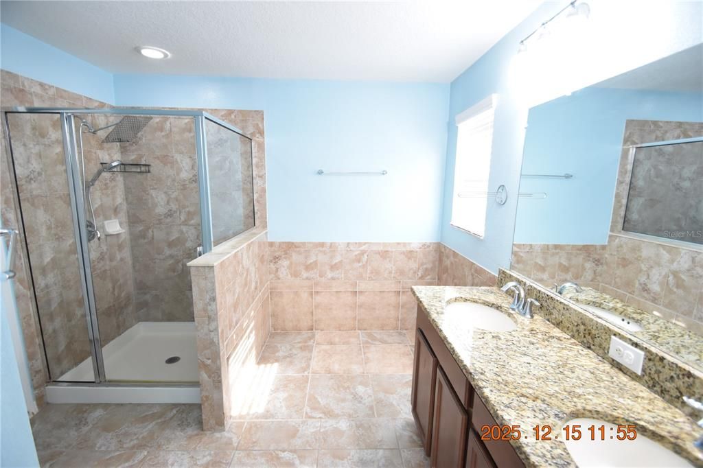 For Rent: $2,695 (4 beds, 2 baths, 2089 Square Feet)