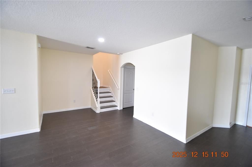 For Rent: $2,695 (4 beds, 2 baths, 2089 Square Feet)