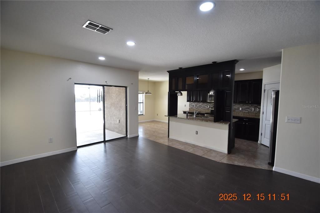 For Rent: $2,695 (4 beds, 2 baths, 2089 Square Feet)