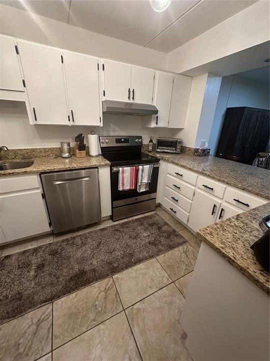 For Sale: $189,800 (2 beds, 2 baths, 1220 Square Feet)