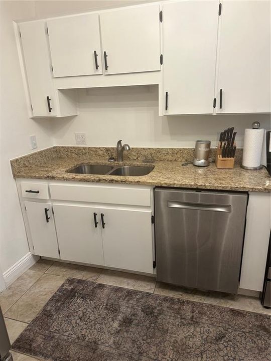 For Sale: $189,800 (2 beds, 2 baths, 1220 Square Feet)