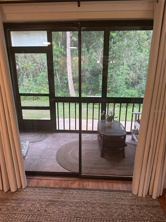 For Sale: $189,800 (2 beds, 2 baths, 1220 Square Feet)